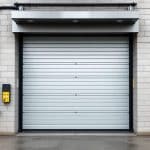 Descubre los Factores que Encarecen una Puerta Enrollable y Cómo Optimizar tu Inversión