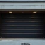 Puertas automáticas vs manuales: ventajas y desventajas - ¿Cuál es la mejor opción para tu espacio?