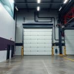 Puertas Industriales: Inversión Inicial y Ahorro a Largo Plazo - Análisis de Coste y Beneficios