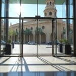 Puertas automáticas con apertura por proximidad en Valencia